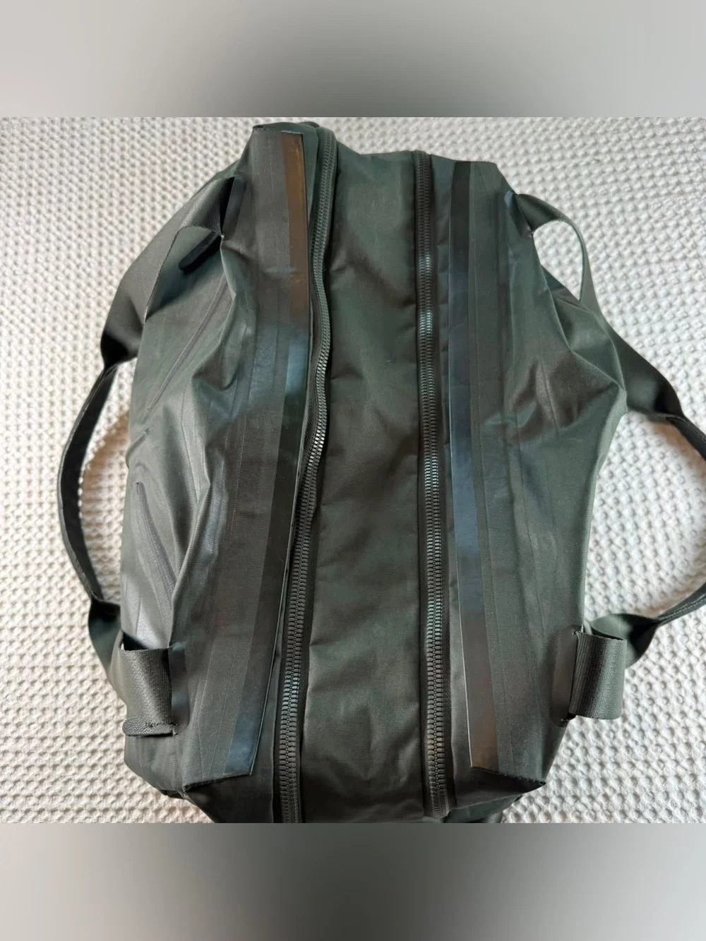 Nike Olive Green Duffel Bag Gym Training Travel Shoulder Bag Multiple Pockets